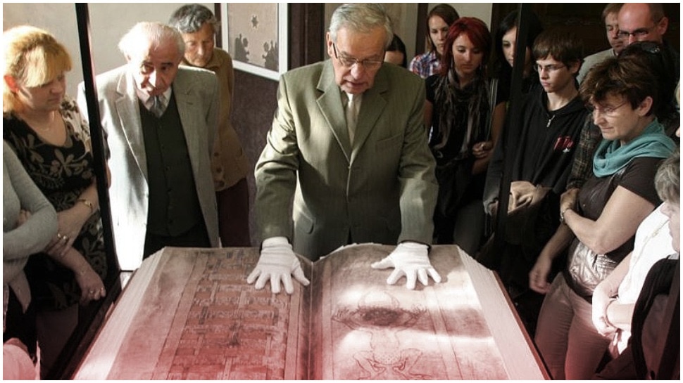 आसान नहीं है कोडेक्स गिगास को समझ पाना Must Known Facts About Devil's Bible Codex Gigas