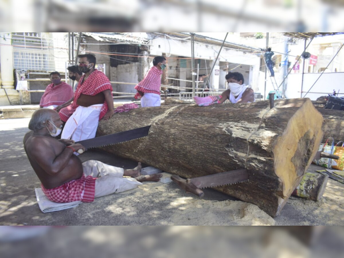 Rathyatra 2021: କୋଭିଡ ଗାଇଡଲାଇନ ପାଳନ କରି ହେଉଛି ରଥ ନିର୍ମାଣ  