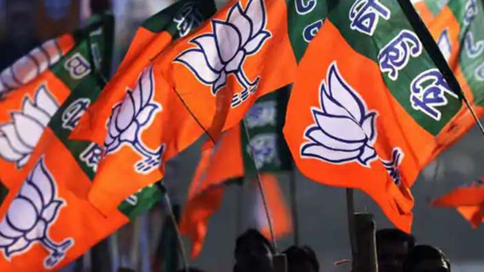 UP में लापता हुए BJP विधायक! पता बताने पर मिलेगा 1 हजार का इनाम; पोस्टर चस्पा