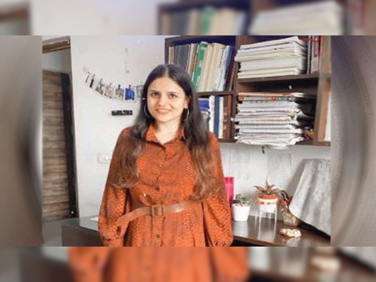 IAS Success Story: सर्जना ने नौकरी के साथ की UPSC की तैयारी, सेल्फ स्टडी के दम पर बनीं अफसर, जानें सक्सेस मंत्र