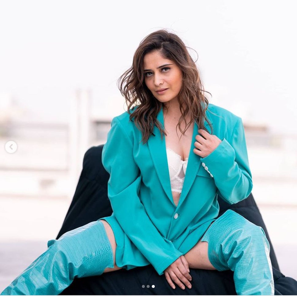 इस आउटफिट में नजर आईं Arrti Singh Wrore this Outfit