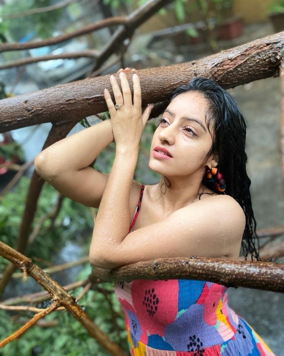दीपिका सिंह ने दिया ऐसा कैप्शन Deepika Singh photo caption