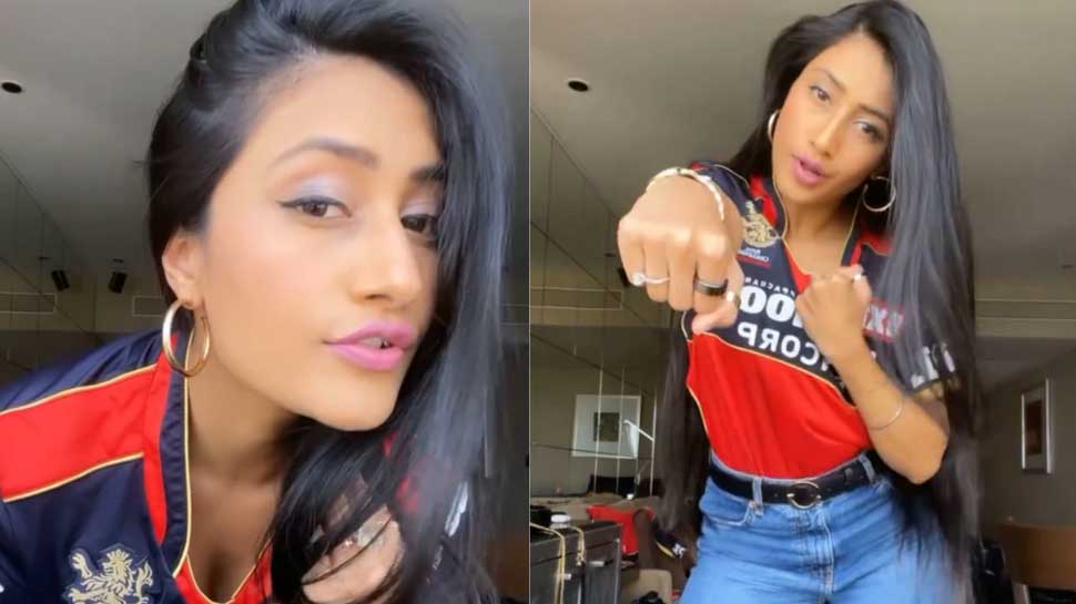 Yuzvendra Chahal की पत्नी Dhanashree Verma ने RCB की Jersey में किया जबरदस्त Dance, Instagram पर Fans ने जमकर किया Troll
