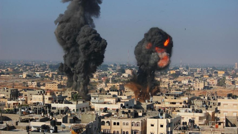 Israel ने फिर किया गाजा पट्टी पर हवाई हमला, 213 लोगों की मौत; इकलौती कोरोना टेस्टिंग लैब भी तबाह