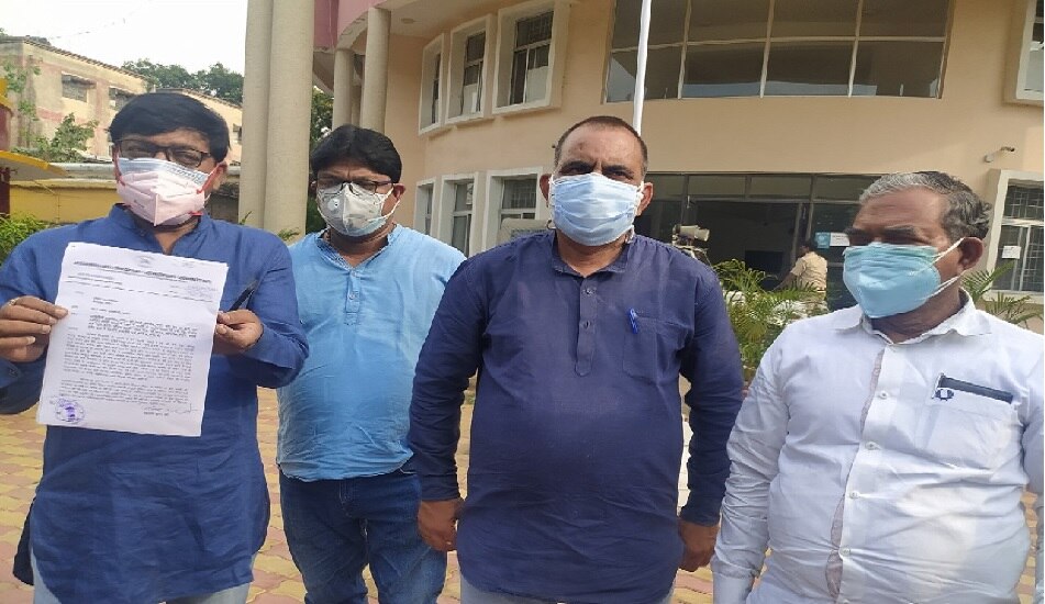 झारखंड में JP नड्डा-स्मृति ईरानी के खिलाफ FIR दर्ज, कांग्रेस ने फर्जी लेटर हेड जारी करने का लगाया आरोप झारखंड में JP नड्डा-स्मृति ईरानी के खिलाफ FIR दर्ज, कांग्रेस ने फर्जी लेटर हेड जारी करने का लगाया आरोप