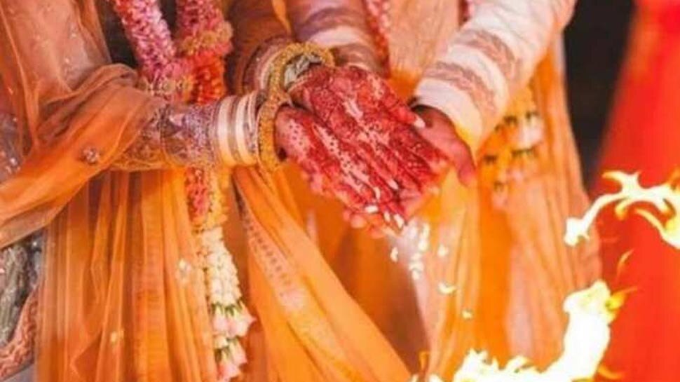 जो पिता मर चुका था साल 2006 में, उसे बेटी की शादी का ठहराया दोषी, जानें वजह जो पिता मर चुका था साल 2006 में, उसे बेटी की शादी का ठहराया दोषी, जानें वजह