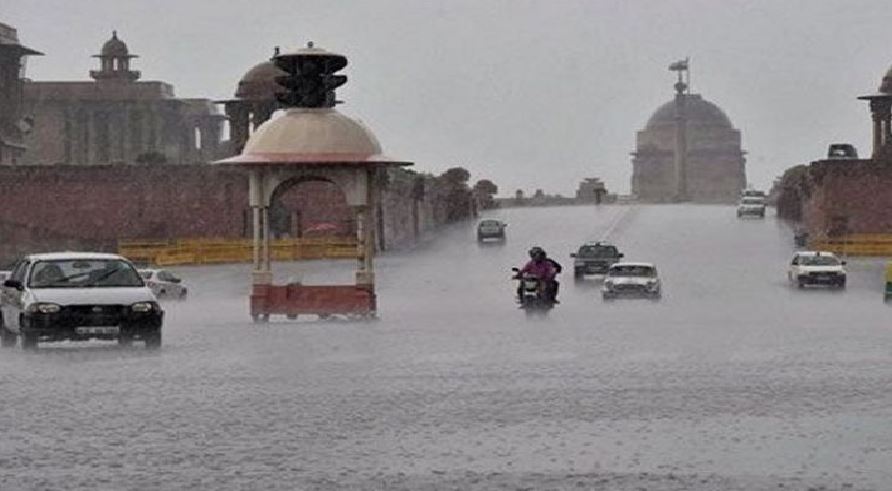Weather Update: देश के कई राज्यों में भारी बारिश, दिल्ली में टूटा 70 सालों का रिकॉर्ड