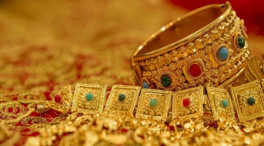 Gold Price: सोने के दाम में भारी गिरावट, रिकॉर्ड कीमत से 5,000 रुपये सस्ता हुआ सोना