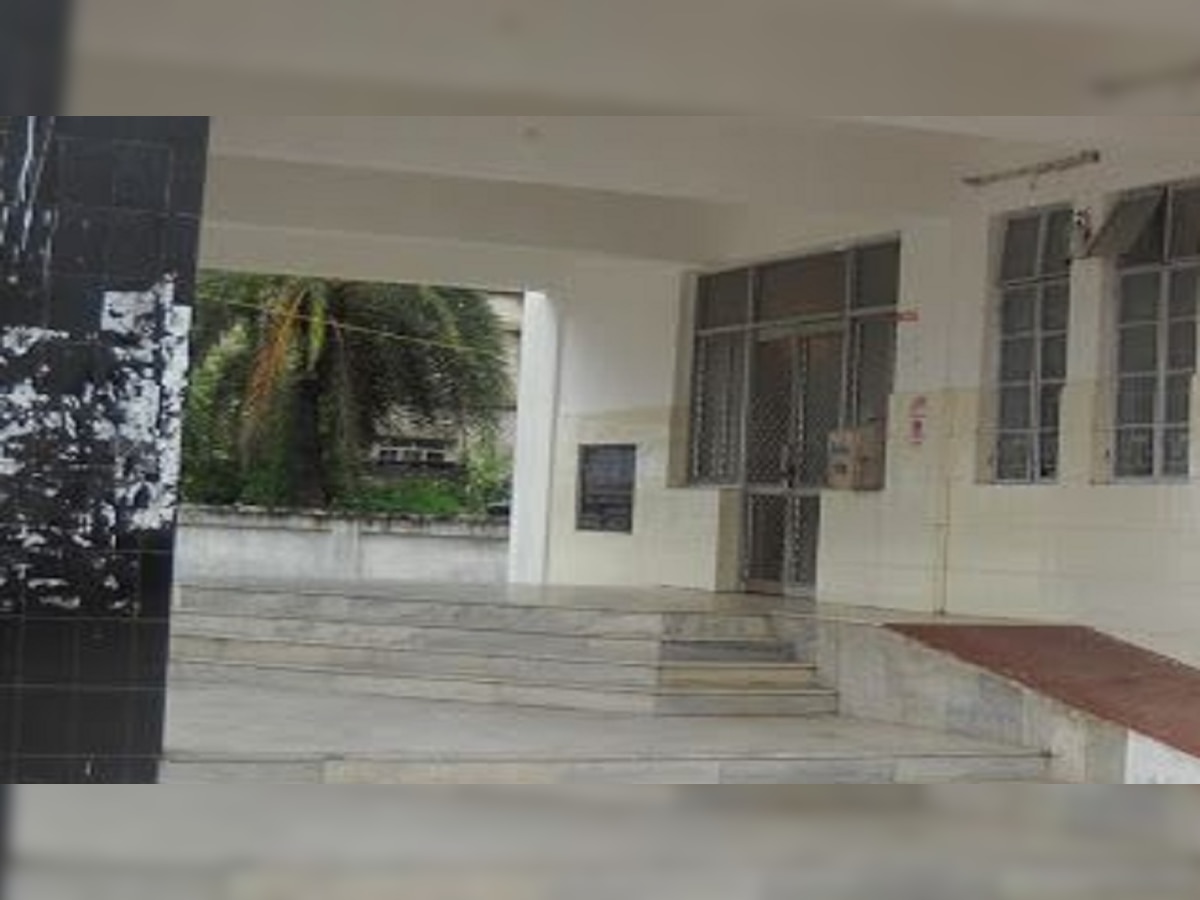 ताजपुर रेफरल अस्पताल के नए बिल्डिंग में कागजी प्रक्रिया की वजह से काम नहीं हो रहा है (सांकेतिक फोटो)