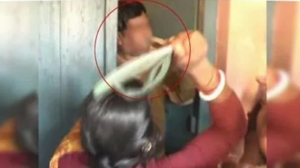 महिला ने एसडीएम पर बोला हमला