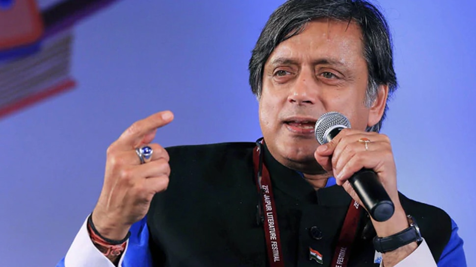 Shashi Tharoor ने अपने शब्‍दकोश के तरकश से फेंका ऐसा वर्ड, Twitter पर मच गई बहस