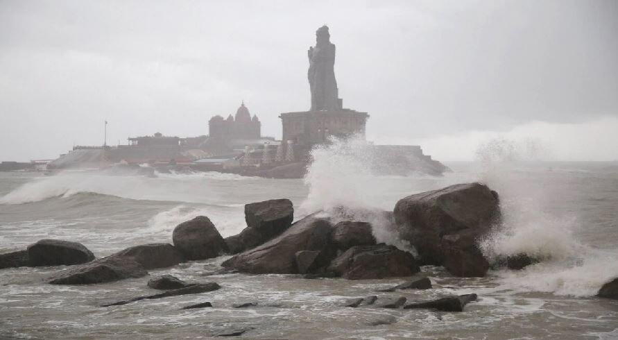 चक्रवात 'यास' को लेकर ओडिशा में अलर्ट, जल्द ही समुद्री तटों से टकरा सकता है तूफान