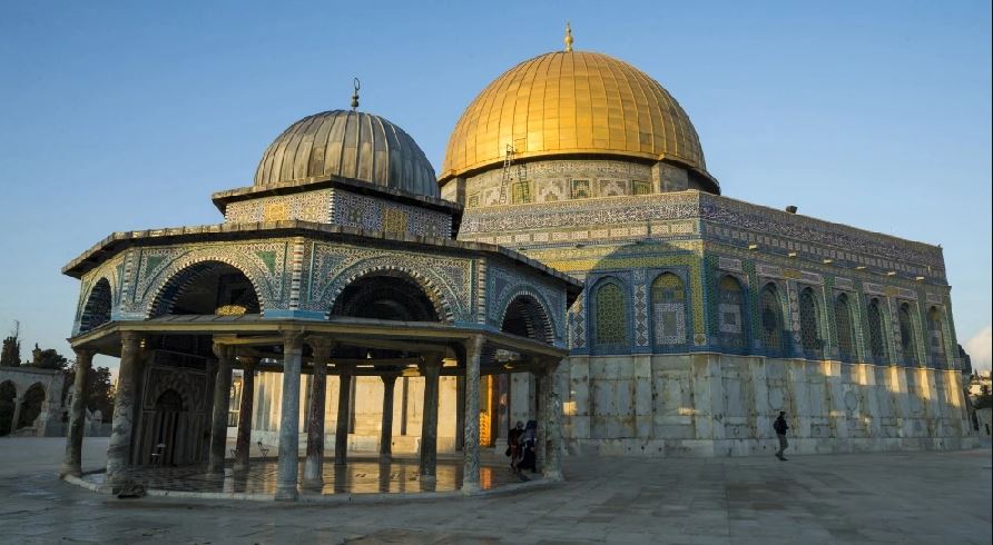 Al-Aqsa Mosque इहाते में यहूदियों को दाखिले की मिली इजाज़त, मुस्लिम नौजवानों की इंटरी पर रोक