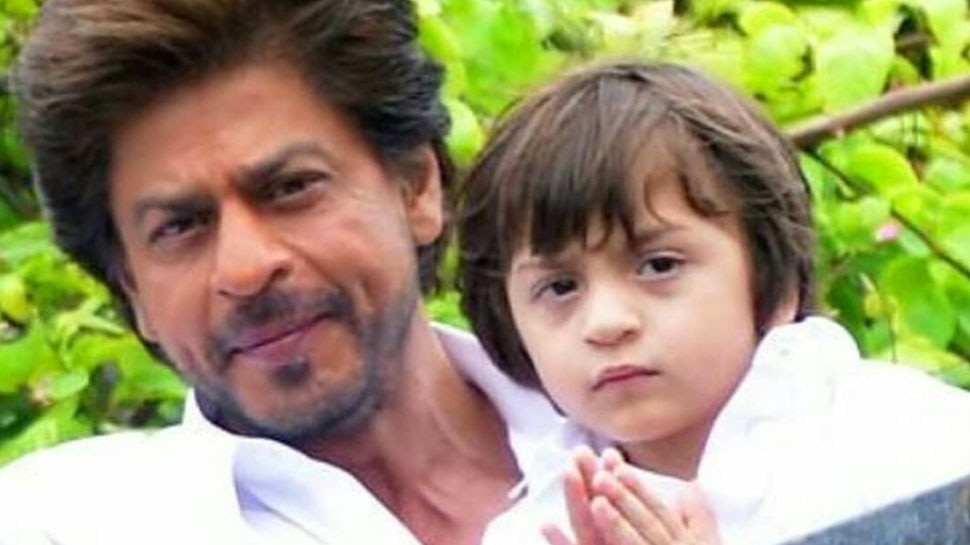 जब Shah Rukh Khan के बेटे AbRam ने मारी कैमरा के लेंस को लात, वायरल हो रही है ये अनदेखी तस्वीर