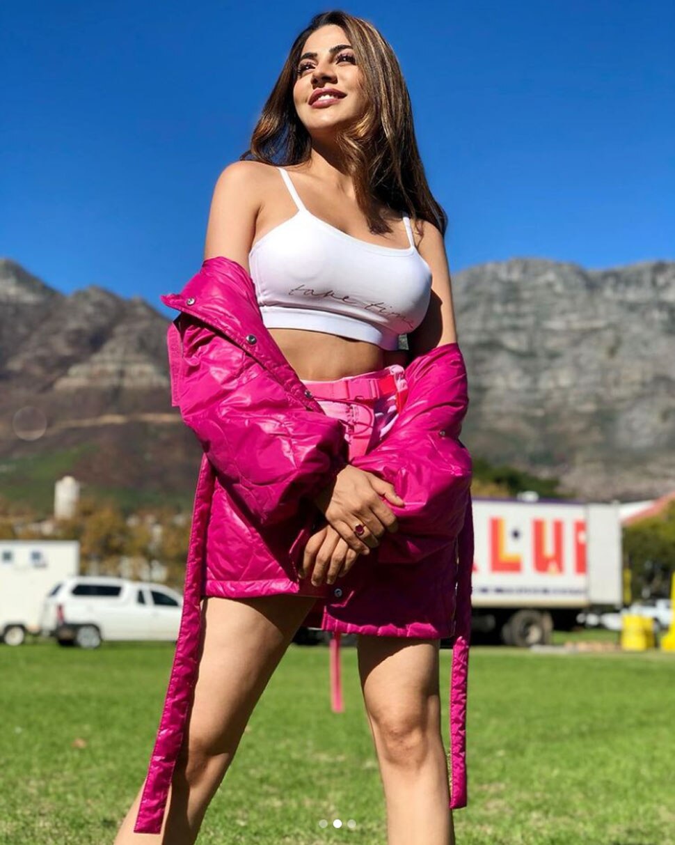 बेबी डॉल ने ढाया कहर Nikki Tamboli Baby Doll
