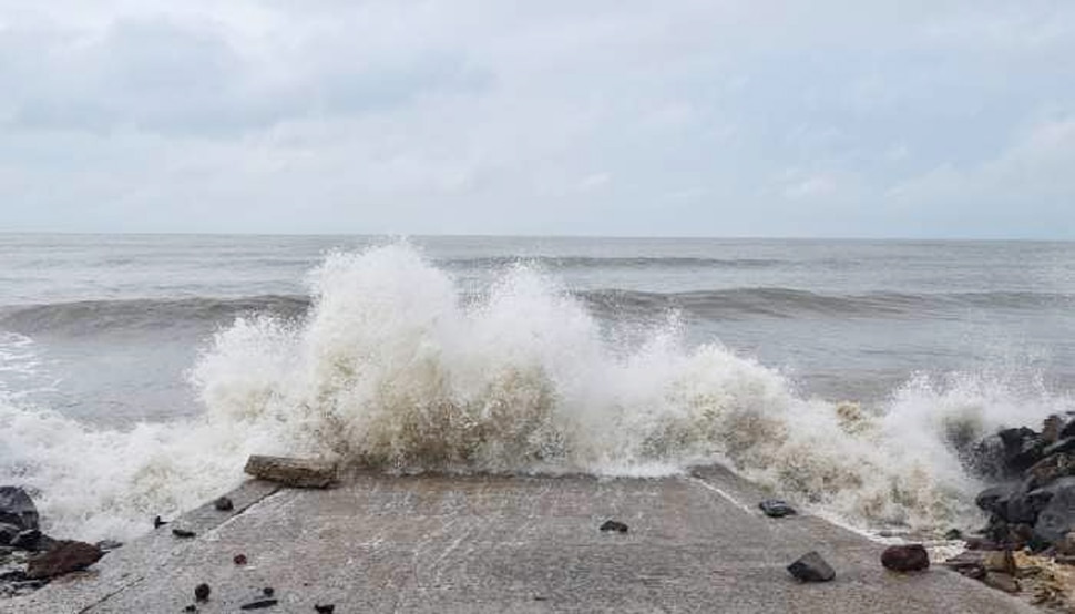 Cyclone Yaas: कुछ ही घंटों में बंगाल-ओडिशा के साहिलों से टकराएगा तूफान 'यास'