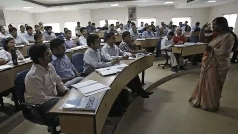 Professor Salary More Than 1 Lakh Rupees Per Month Know Getting Job