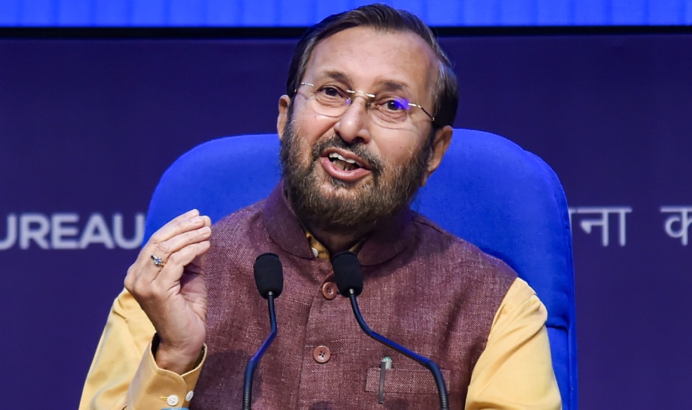 केंद्रीय मंत्री Prakash Javadekar का बड़ा दावा, दिसंबर तक हर शख्स को लग जाएगा COVID-19 का टीका