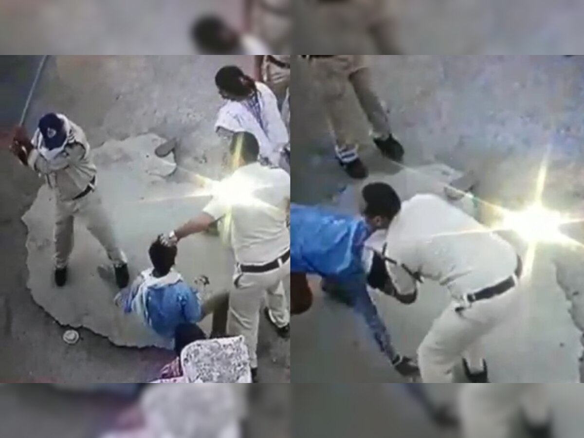 पुलिसकर्मियों ने युवक को बेरहमी से पीटा