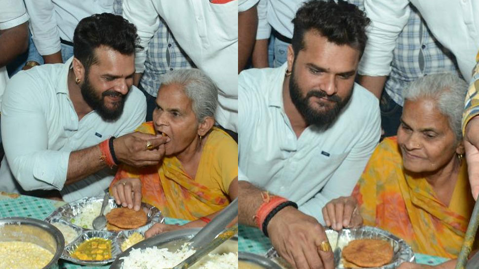 Khesari Lal Yadav ने 71 साल की बुर्जुर्ग मां से मिलवाए उनके बच्चे, ऐसा बना संयोग