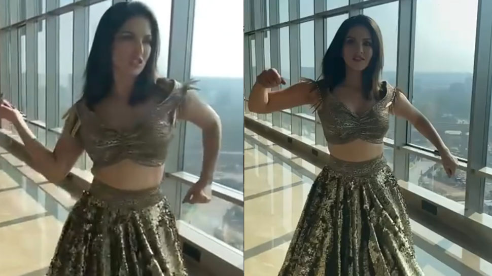 Sunny Leone ने लहंगे में बिना दुपट्टे दिखाए डांस मूव्स, VIDEO ने मचाई धूम