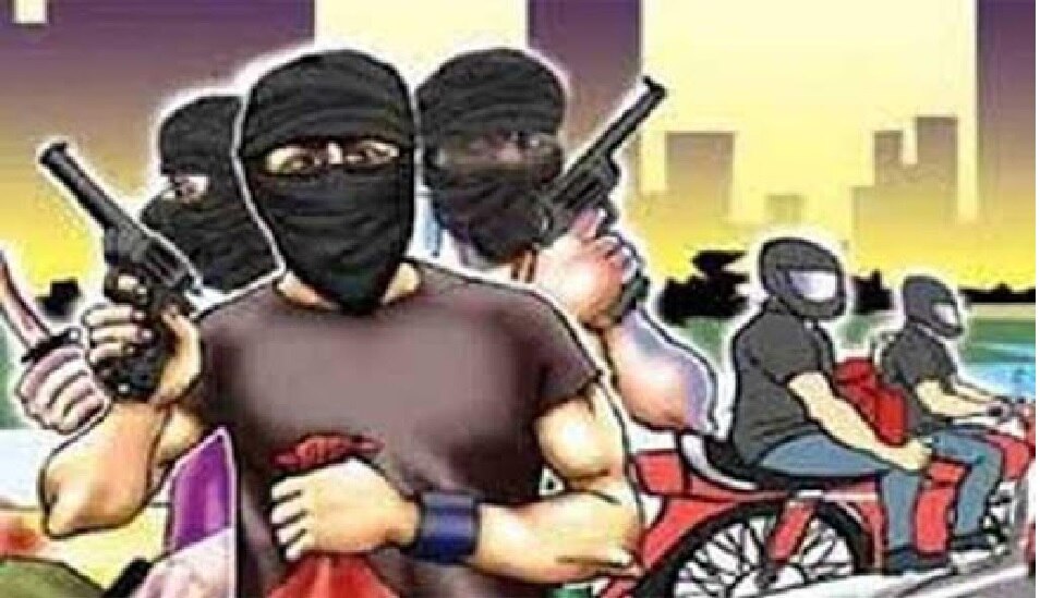पटना में अपराधी हुए बेलगाम! हथियार के नोक पर लूटे 6 लाख रूपये पटना में अपराधी हुए बेलगाम! हथियार के नोक पर लूटे 6 लाख रूपये