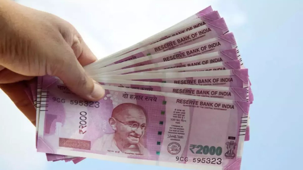 7th Pay Commission: 50 लाख केंद्रीय कर्मचारियों के लिए खुशखबरी! 1 जुलाई से बढ़कर आएगी सैलरी, इतना होगा इजाफा