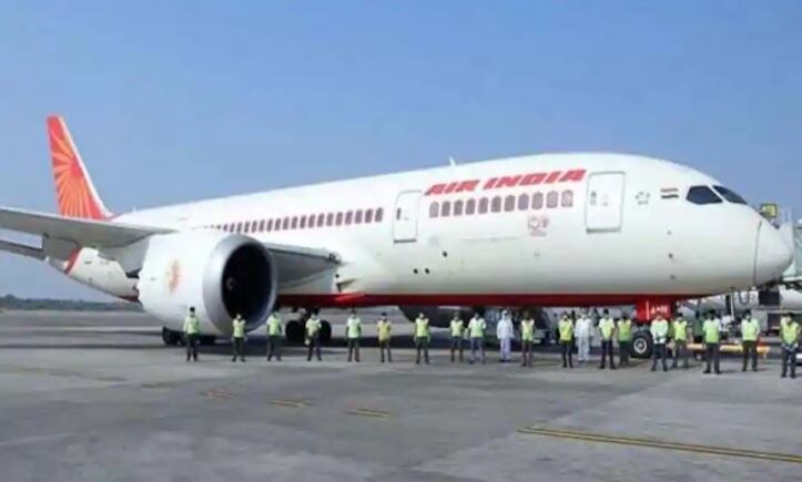 Delhi High Court से पायलेट्स को बड़ी राहत, Air India को दिए बहाली के आदेश