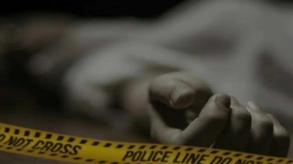 नोएडा में बंद कमरे में मिला युवक-युवती का शव, हत्या या आत्महत्या पुलिस कर रही जांच