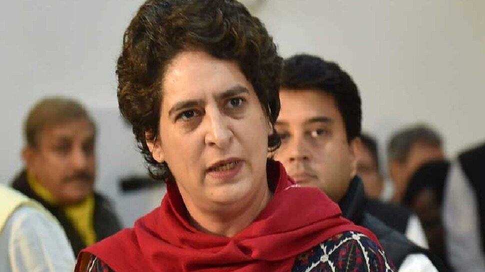 Corona vaccination को लेकर Priyanka Gandhi ने फिर साधा केंद्र पर निशाना