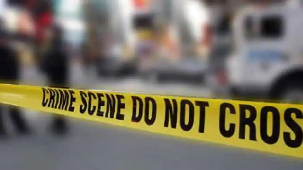 Delhi: अंबेडकर नगर इलाके में युवक की हत्या, सीसीटीवी में रिकॉर्ड हुई पूरी घटना