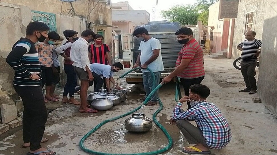 Sardarshahar: लोगों की 'प्यास' बुझाने में जुटे युवा पवन, हर तरफ हो रही प्रशंसा