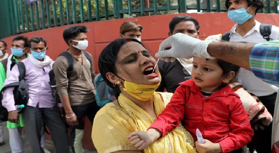 भारत में मंद पड़ी कोरोना की रफ्तार, कोरोना से मौत के मामलों में भी आई गिरावट