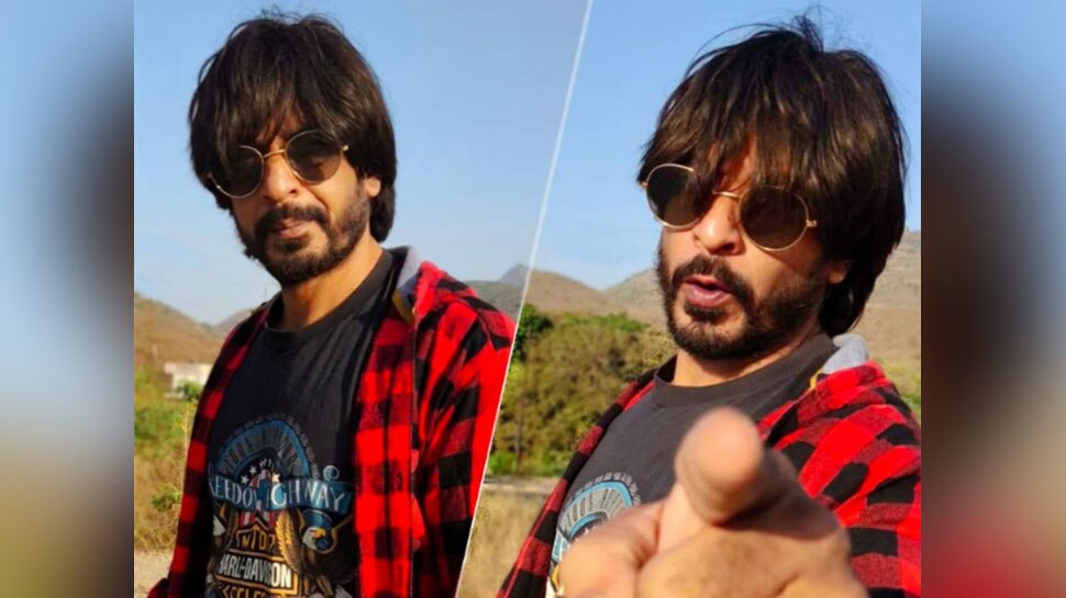 लोगों को कन्फ्यूज कर रहा Shah Rukh Khan का ये हमशक्ल, PHOTOS देख आप भी खा जाएंगे धोखा लोगों को कन्फ्यूज कर रहा Shah Rukh Khan का ये हमशक्ल, PHOTOS देख आप भी खा जाएंगे धोखा