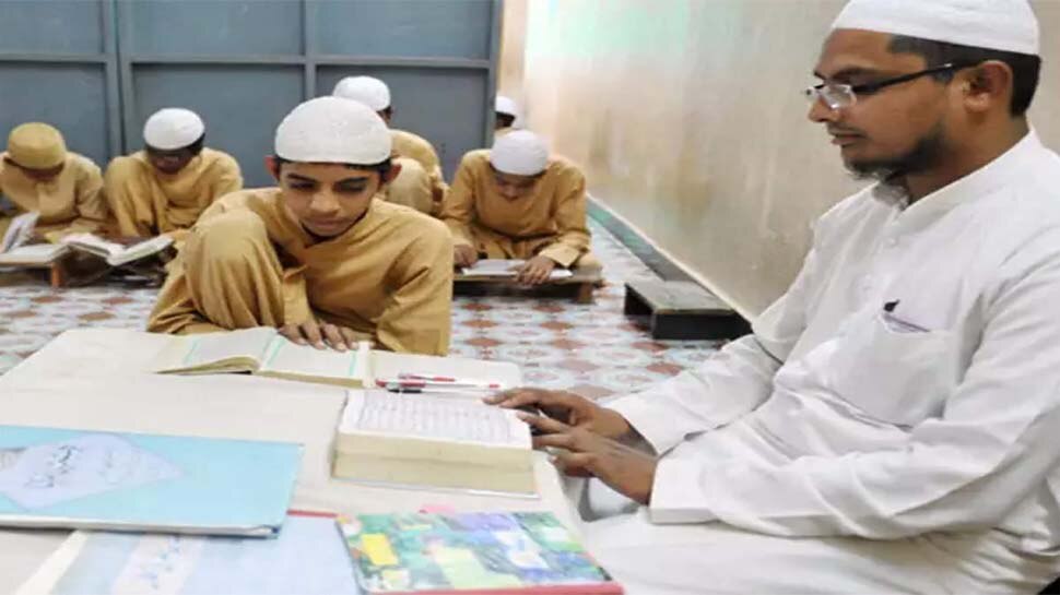 माध्यमिक शिक्षा परिषद् के तर्ज पर उत्तर प्रदेश मदरसा बोर्ड के छात्रों को मिल सकती है राहत, मुख्यमंत्री ने दिया भरोसा