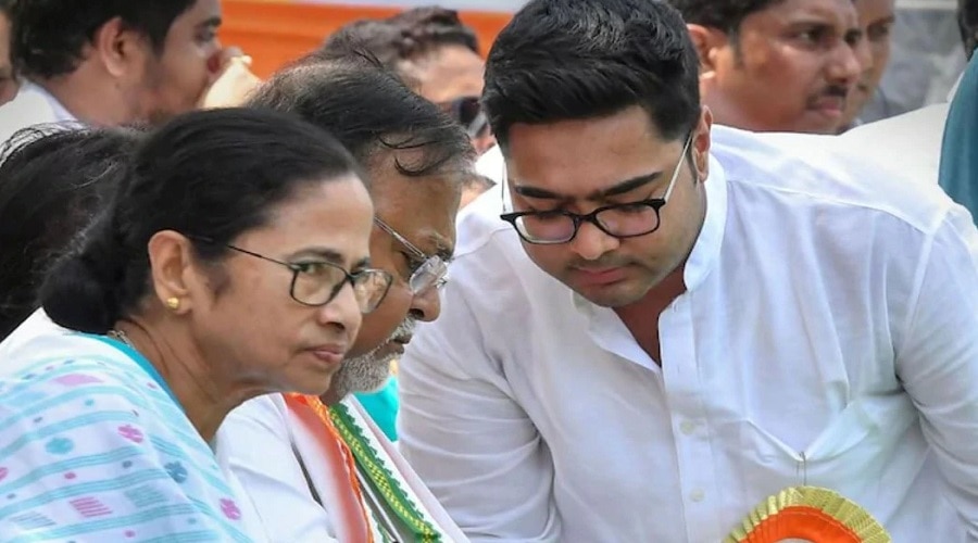 West Bengal: ममता ने किया भतीजे अभिषेक बनर्जी का प्रमोशन, बनाये गए TMC के महासचिव