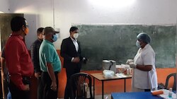 DC ने संचालित टीकाकरण केंद्र का किया निरीक्षण, कार्य में प्रगति लाने के दिए निर्देश