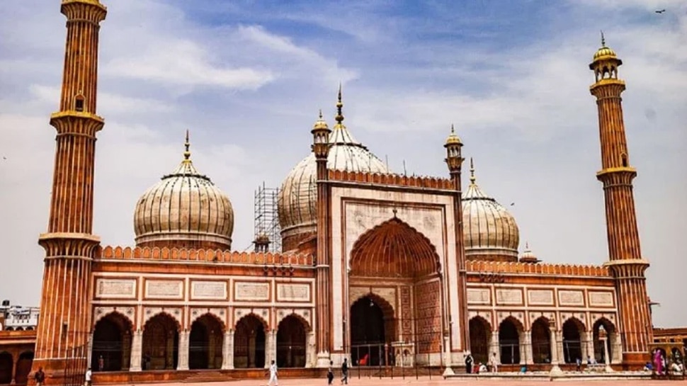 Delhi: Jama Masjid की मीनार से गिरे पत्थर, इमाम बुखारी ने PM Narendra Modi से की ये गुजारिश Delhi: Jama Masjid की मीनार से गिरे पत्थर, इमाम बुखारी ने PM Narendra Modi से की ये गुजारिश