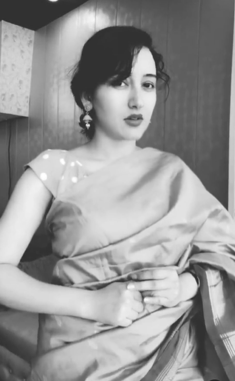 फैंस को पसंद है प्रियंका का अंदाज fans love priyanka videos