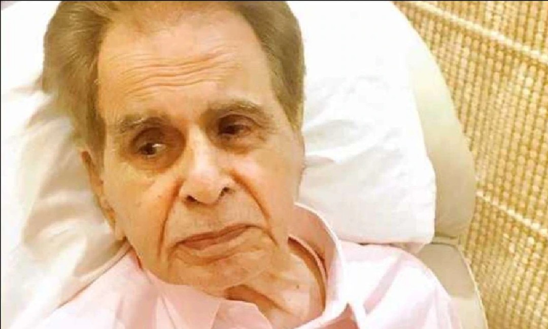 Dilip Kumar Health Update: टेस्ट रिपोर्ट्स आने का इंतजार, फिर निकाला जाएगा फेफड़ों से पानी