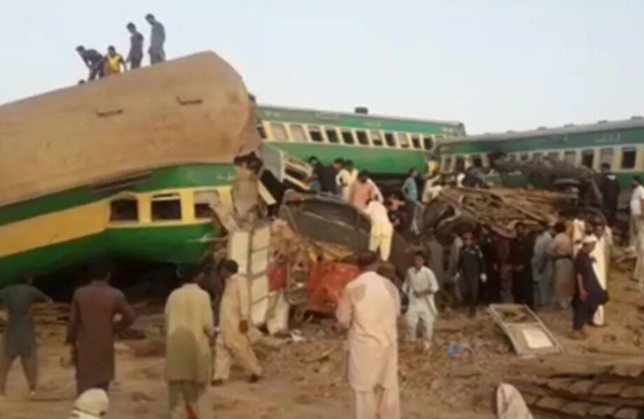 पाकिस्तान में भीषण रेल हादसा, दो ट्रेनों की टक्कर में 36 लोगों की मौत