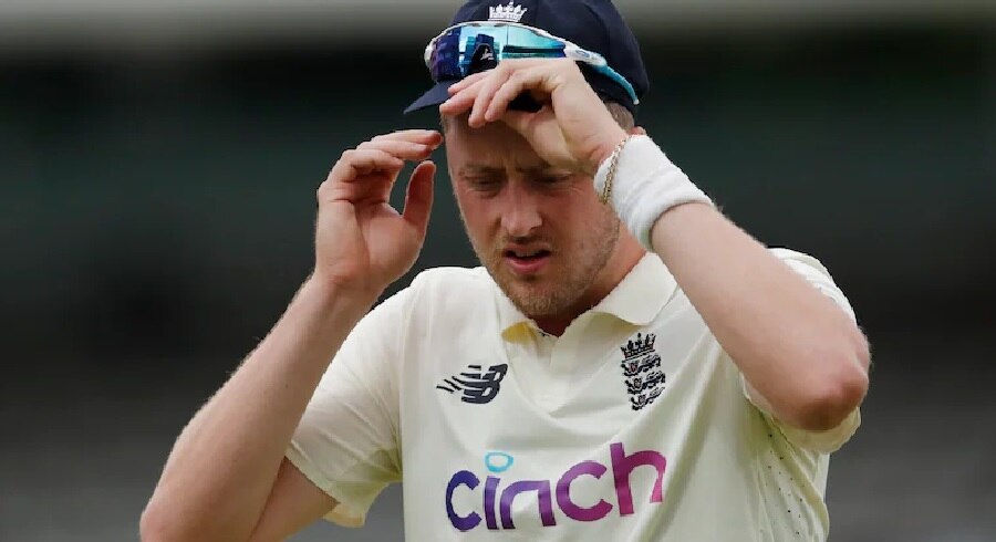 डेब्यू टेस्ट में इतिहास रचने वाले इंग्लैंड के गेंदबाज पर लगा आजीवन प्रतिबंध, ये है मामला 