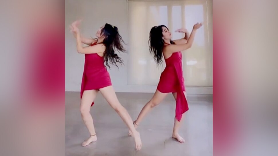 चिंकी मिंकी ने किया 'तुझसे ही करूं गल्लां दिल दी सच्चियां' पर खूबसूरत डांस, देखिए VIDEO