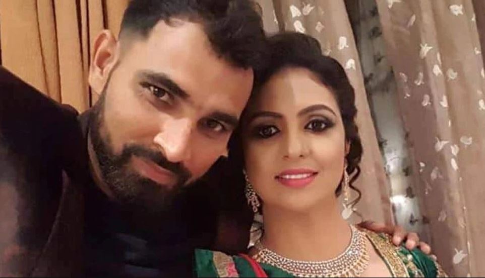 Mohammad Shami की पत्नी Hasin Jahan ने शेयर की ऐसी तस्वीर, यूज़र्स ने सुनाई खरी-खोटी Mohammad Shami की पत्नी Hasin Jahan ने शेयर की ऐसी तस्वीर, यूज़र्स ने सुनाई खरी-खोटी
