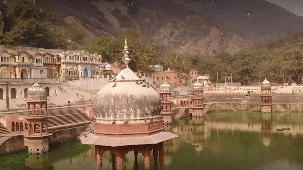 Alwar Samachar: सागर जलाशय में इस हालत में तैरता मिला 'शव', स्थानीयों में फैली सनसनी Alwar Samachar: सागर जलाशय में इस हालत में तैरता मिला 'शव', स्थानीयों में फैली सनसनी