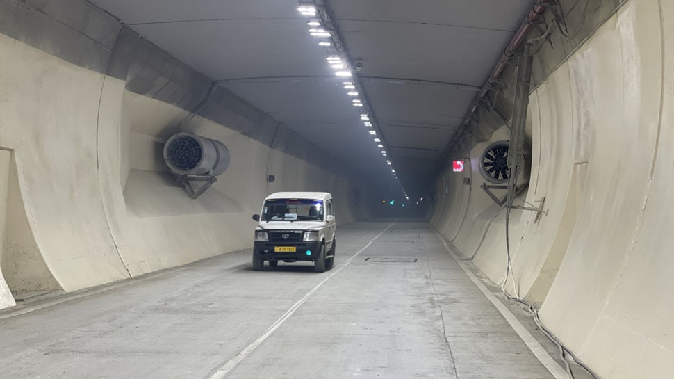 Qazigund- Banihal New Tunnel: अब 12 महीने देश से जुड़ा रहेगा Kashmir, इस महीने खुलने जा रही ये सुरंग