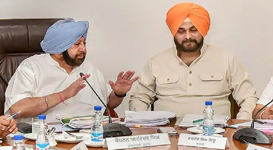 पंजाब सरकार में उपमुख्यमंत्री बन सकते हैं नवजोत सिंह सिद्धू, कांग्रेस कमेटी ने सौंपी रिपोर्ट