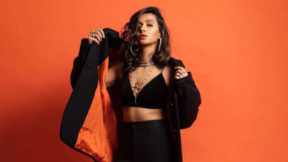 शिबानी दांडेकर Shibani Dandekar