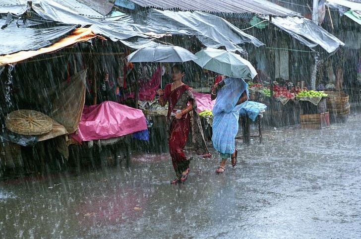 Monsoon Update: महाराष्ट्र के 21 जिलों में भारी बारिश, जानिए बाकी राज्यों में मॉनसून का हाल 