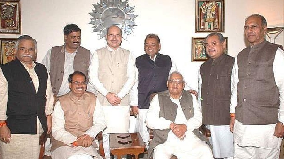 Birthday Special Cabinet Minister Narendra Singh Tomar Political Career and Rare Photos mpas | छात्र राजनीति से केंद्रीय मंत्री तक का सफर, देखिए नरेंद्र सिंह तोमर की जिंदगी से जुड़े ...